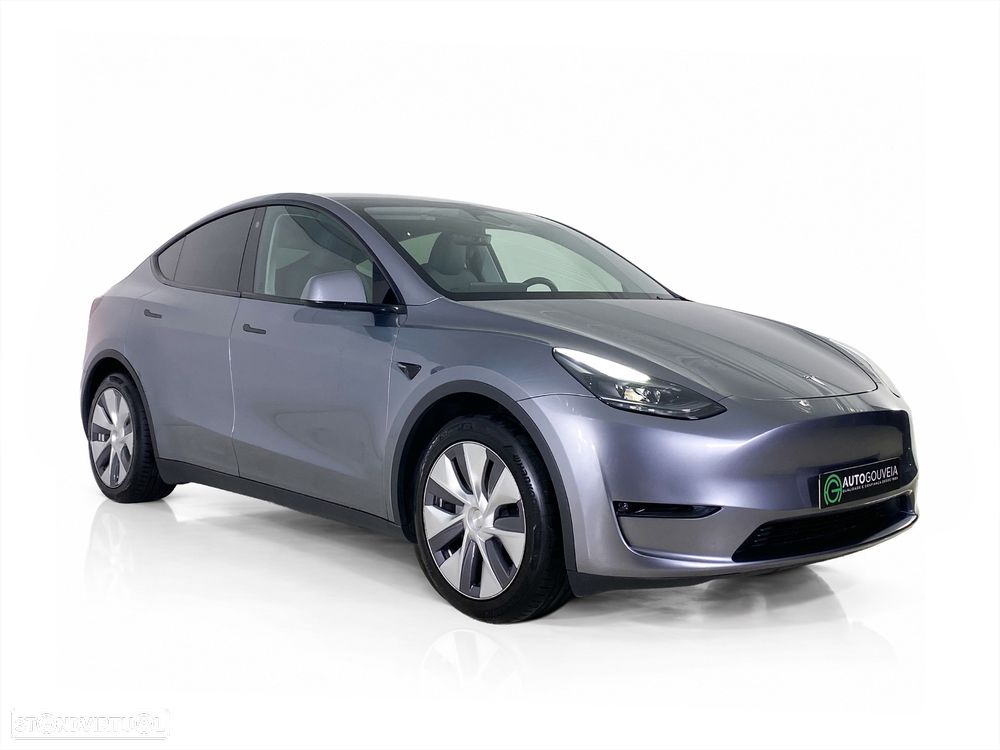 Tesla Model Y Long Range Dual Motor AWD - 4