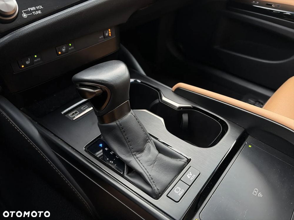 Lexus ES 300h Business Edition - 21