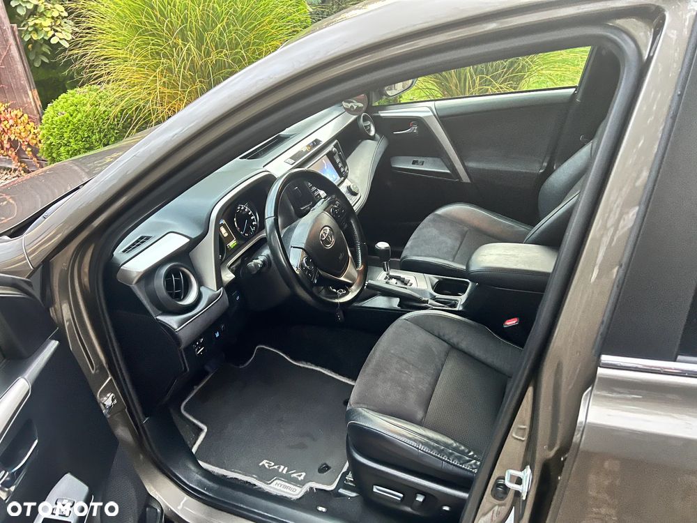 Toyota RAV4 Hybrid Selection 4x2 - 8