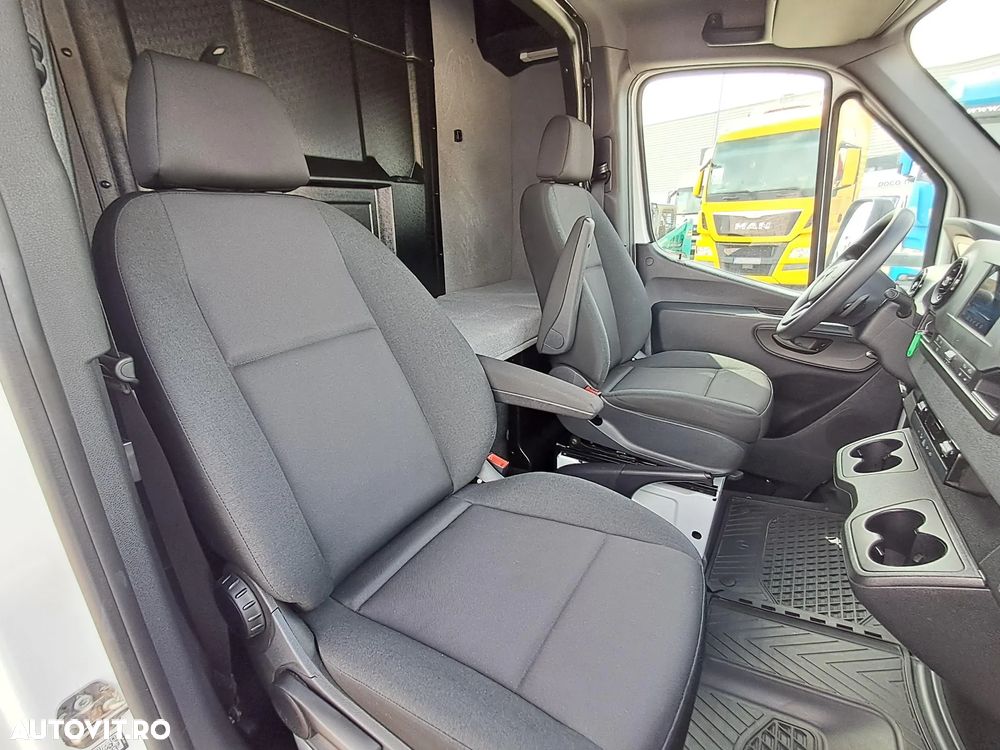 Mercedes-Benz SPRINTER 317 2.0D 170CP CABINA DE DORMIT SI PRELATA - 30
