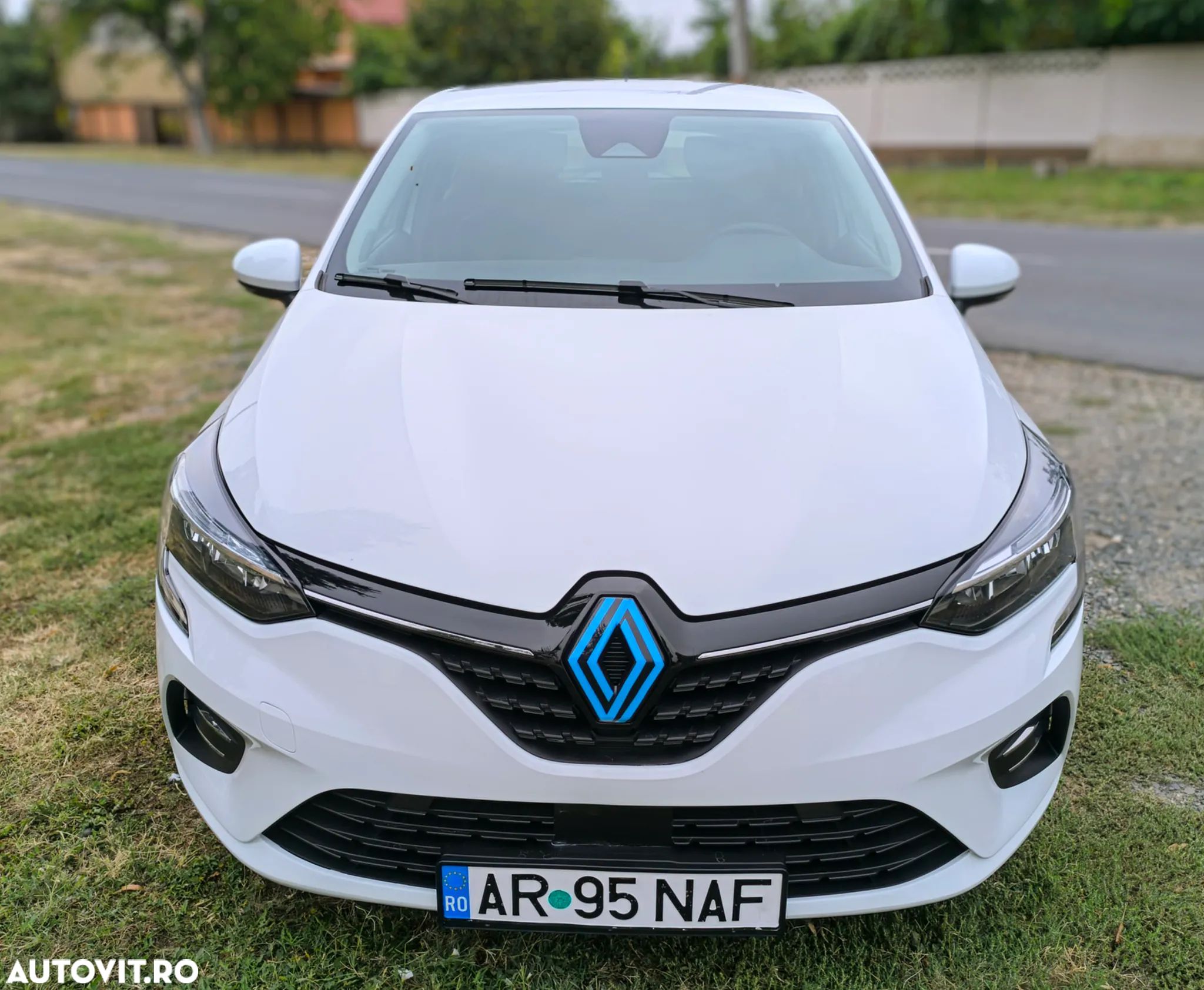 Renault Clio E-TECH Hybrid 140 ZEN - 1