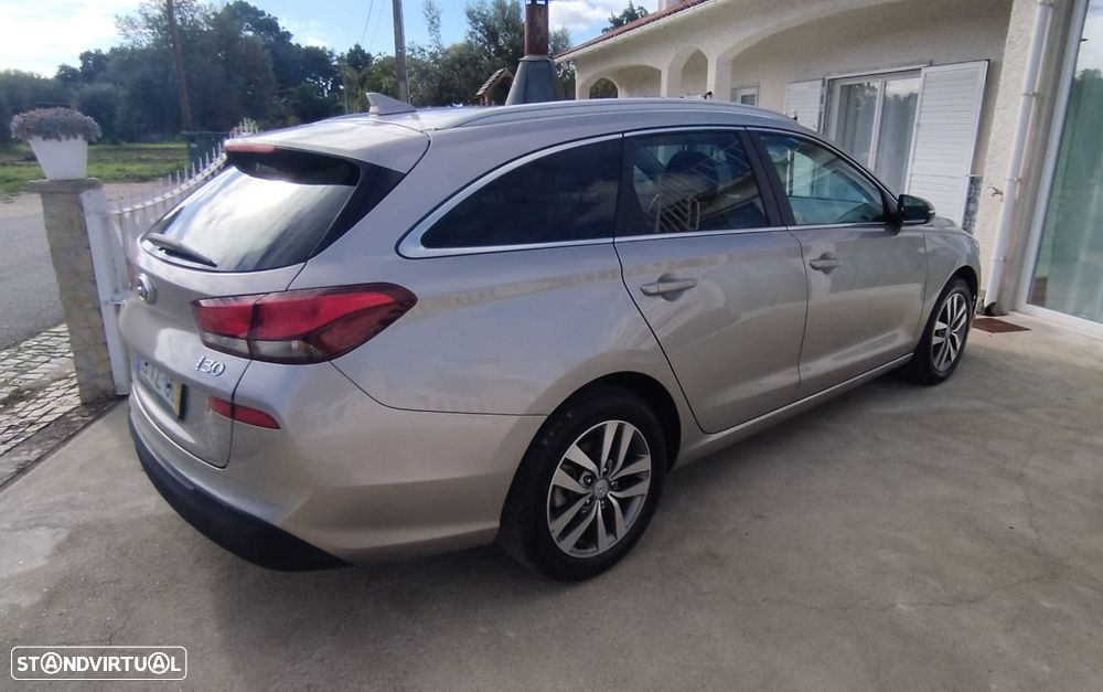 Hyundai i30 SW 1.6 CRDi Style+Navi - 6