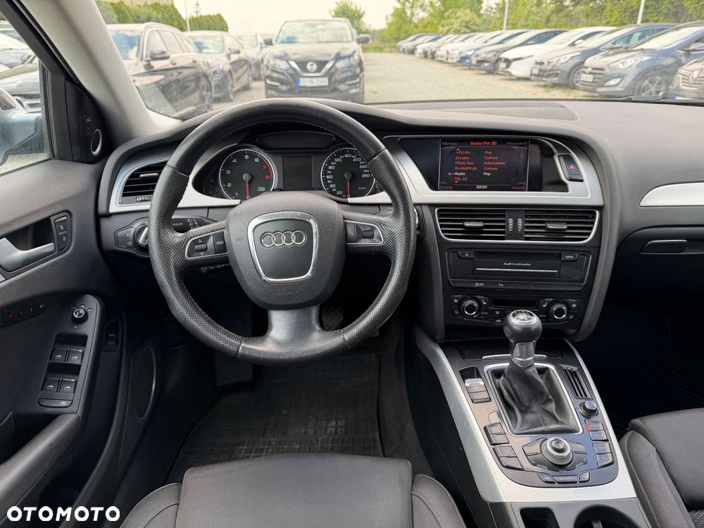 Audi A4 Limousine 3.2 FSI quattro S line Sportpaket (plus) - 31