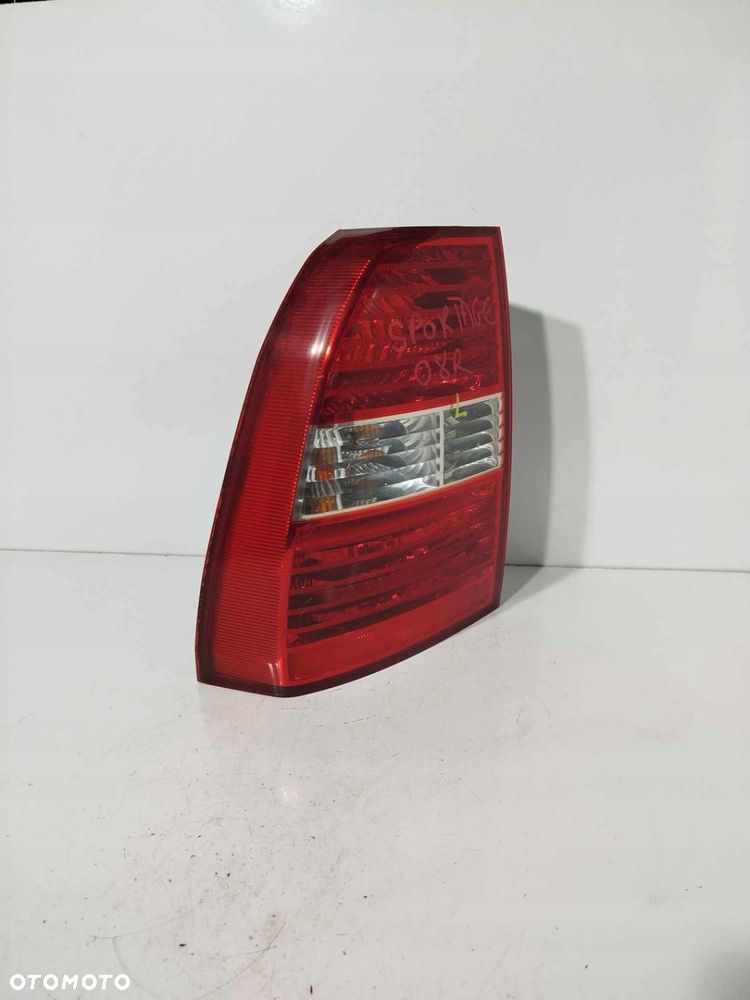 LAMPA LEWA TYLNA TYŁ KIA SPORTAGE II 04-08 - 2