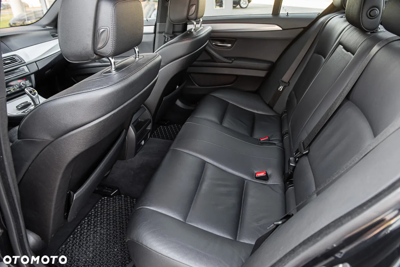 BMW Seria 5 535d xDrive - 33