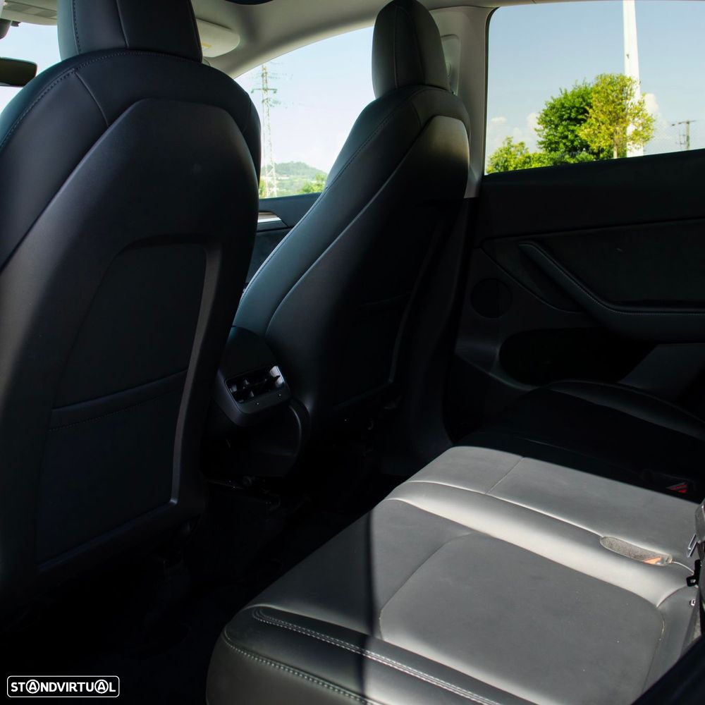 Tesla Model Y Long Range Dual Motor AWD - 20