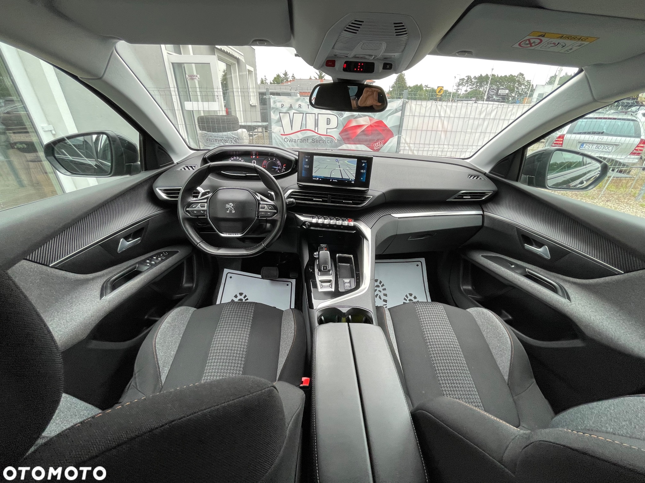 Peugeot 5008 1.5 BlueHDi Active S&S EAT8 - 21