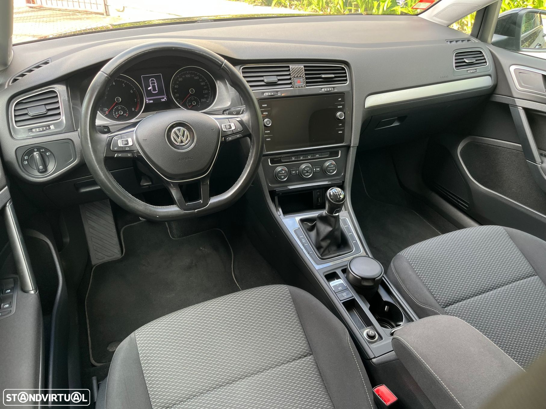VW Golf 1.0 TSI Trendline Pack - 24