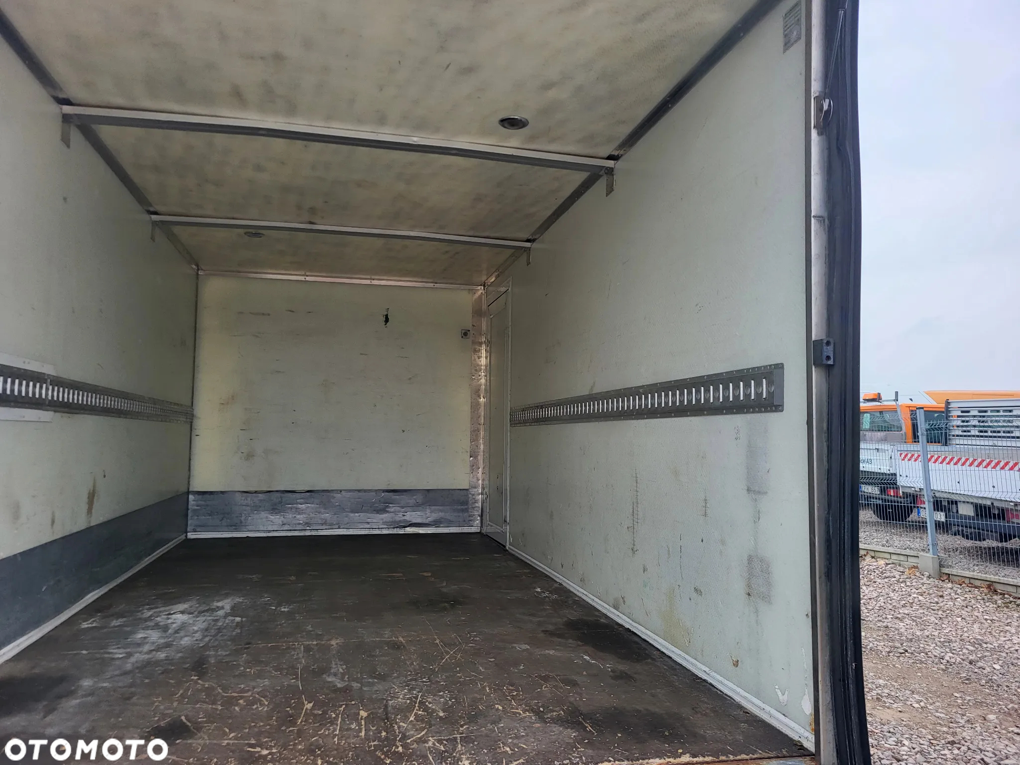 Mercedes-Benz Sprinter - 22