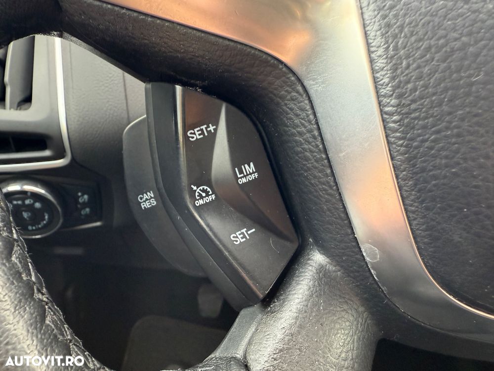 Ford Focus 1.6 Ecoboost Start Stop Titanium - 12