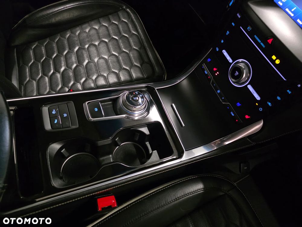 Ford Edge 2.0 EcoBlue Twin-Turbo 4WD ST-Line - 19