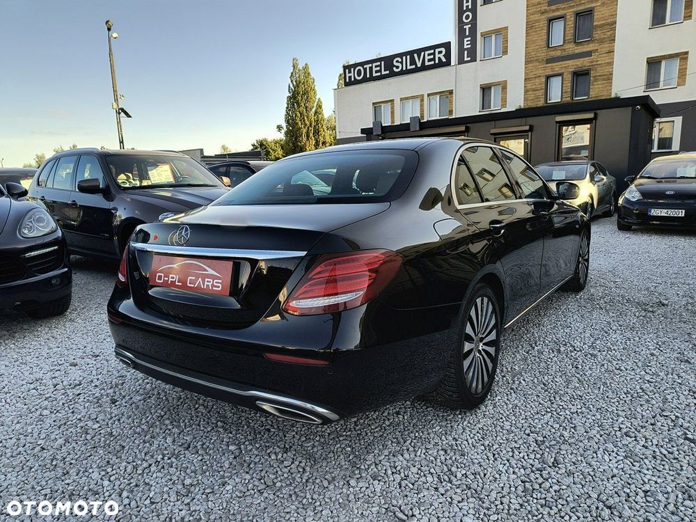 Mercedes-Benz Klasa E 400 4-Matic 9G-TRONIC - 5