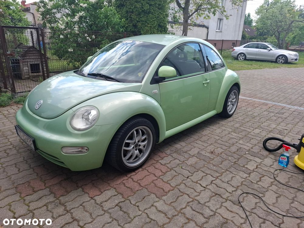 Volkswagen New Beetle - 1