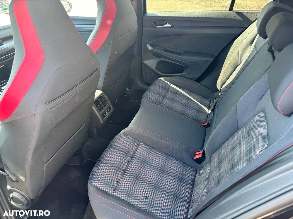 VOLKSWAGEN Golf 2024 — imagine 7