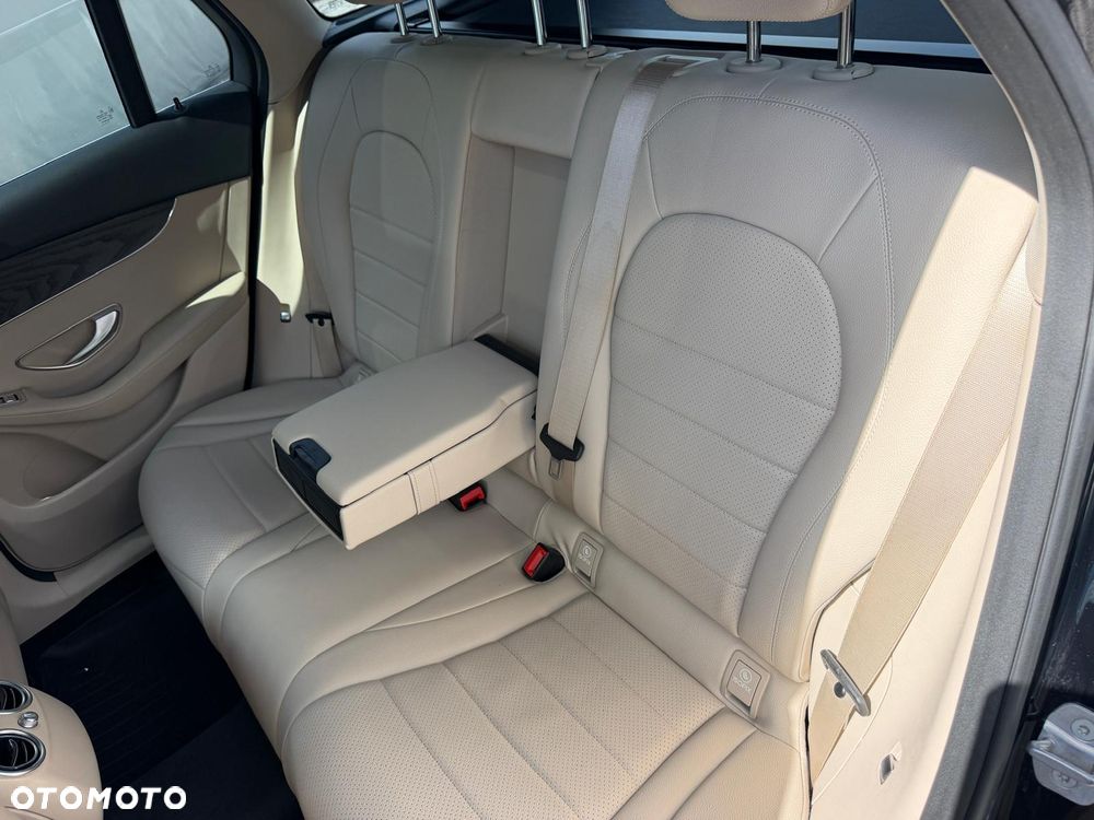 Mercedes-Benz GLC - 23