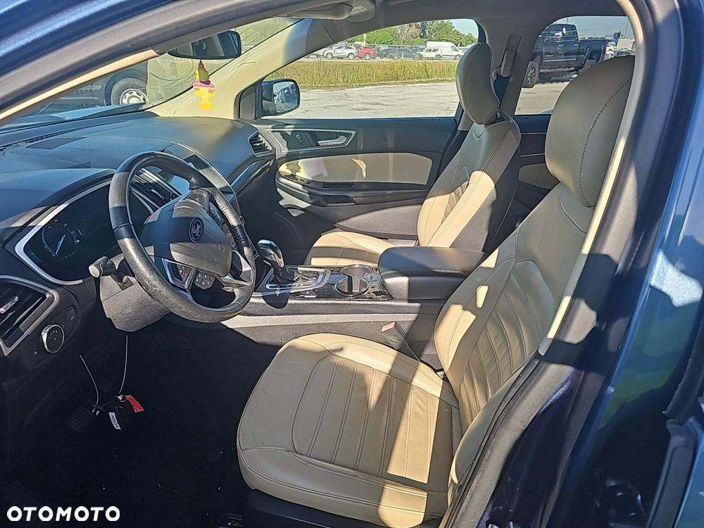 Ford Edge - 4