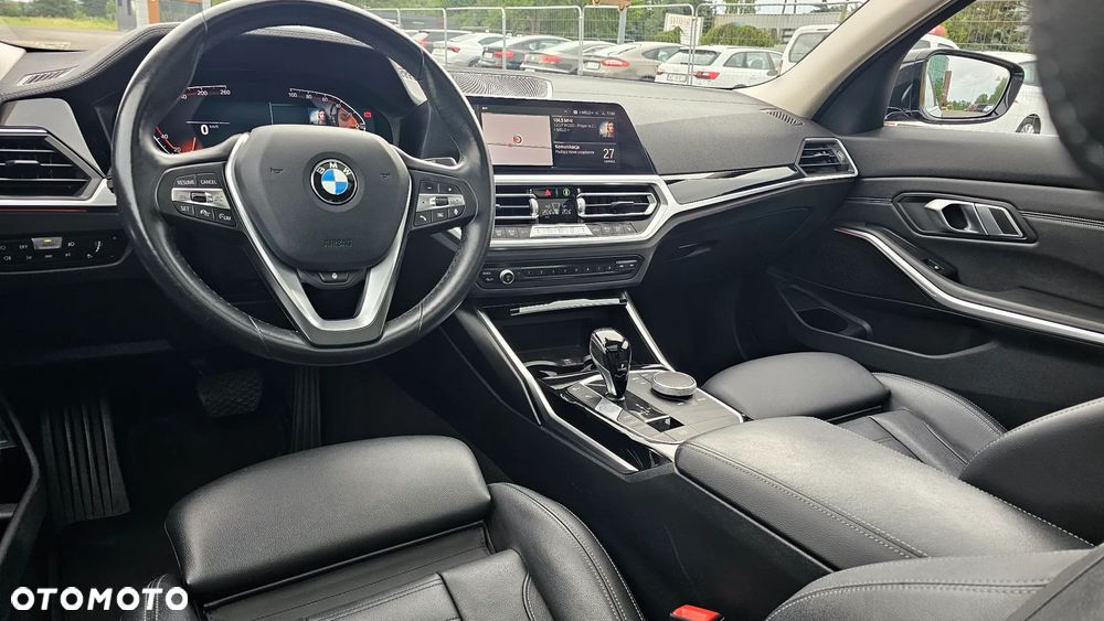 BMW Seria 3 320d xDrive Luxury Line - 22