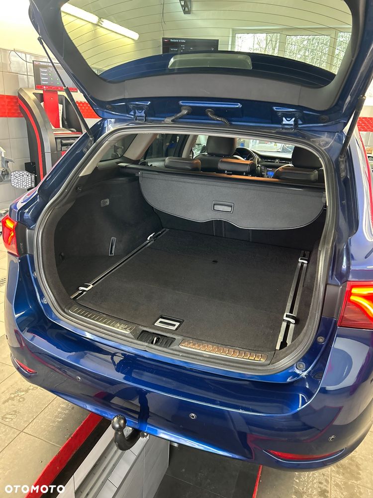 Toyota Avensis 2.0 D-4D Premium - 27