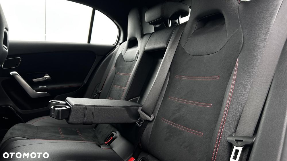 Mercedes-Benz Klasa A 220 4-Matic AMG Line 8G-DCT - 26
