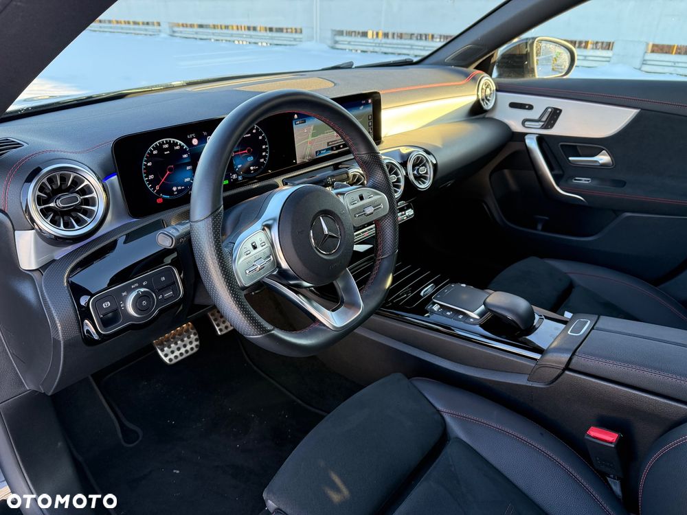 Mercedes-Benz CLA 250 e PHEV AMG Line 8G-DCT - 13