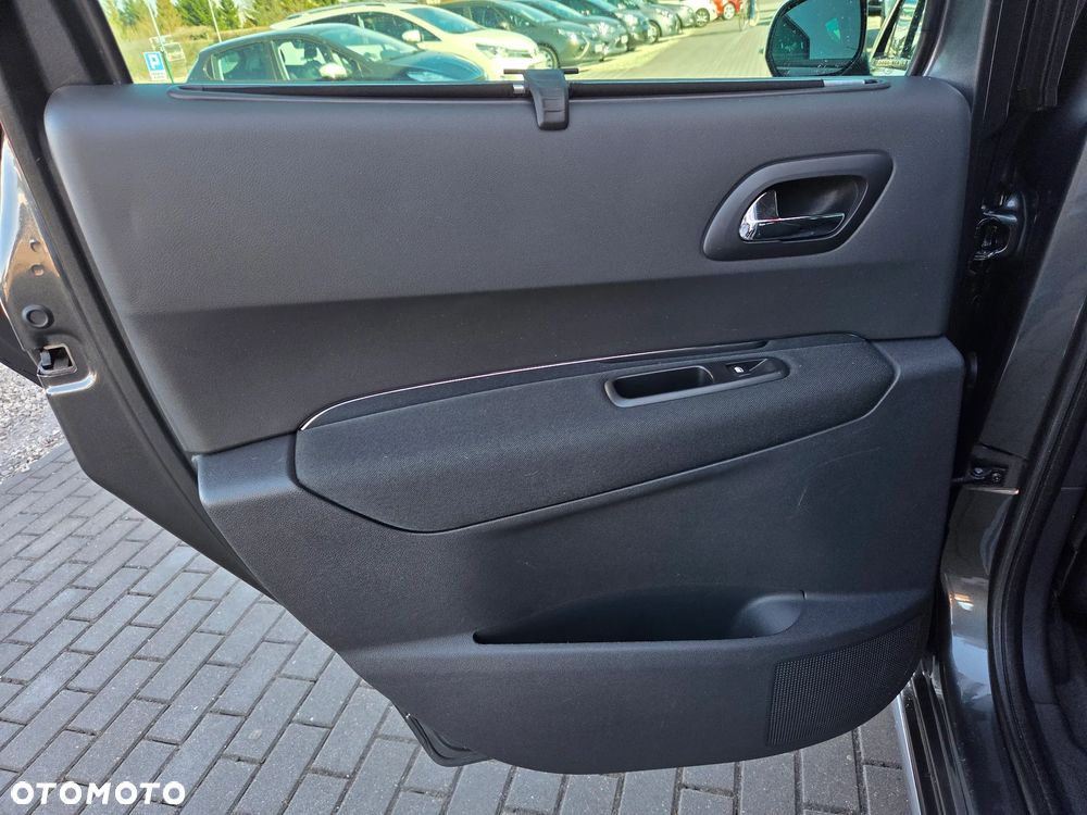 Peugeot 3008 HDi 160 Automatik Allure - 23