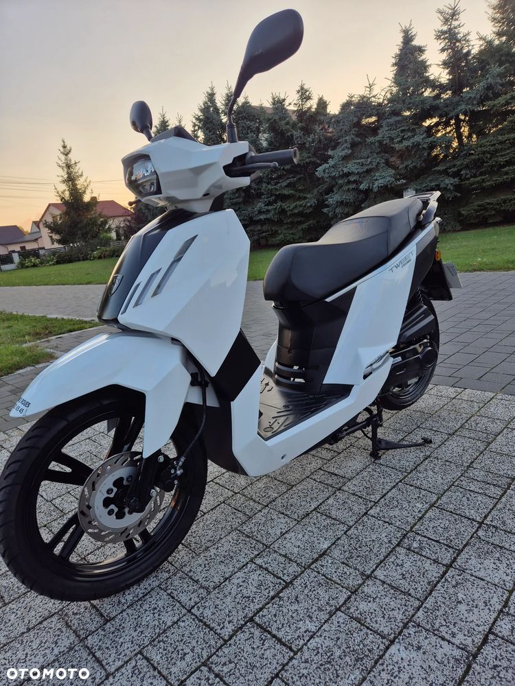 Peugeot Tweet - 5