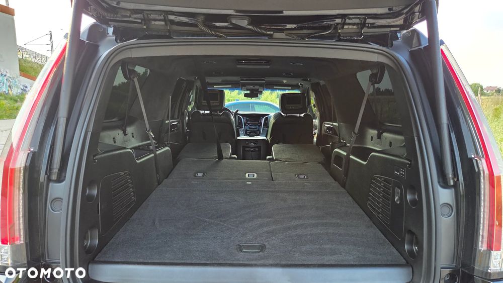 Cadillac Escalade - 17
