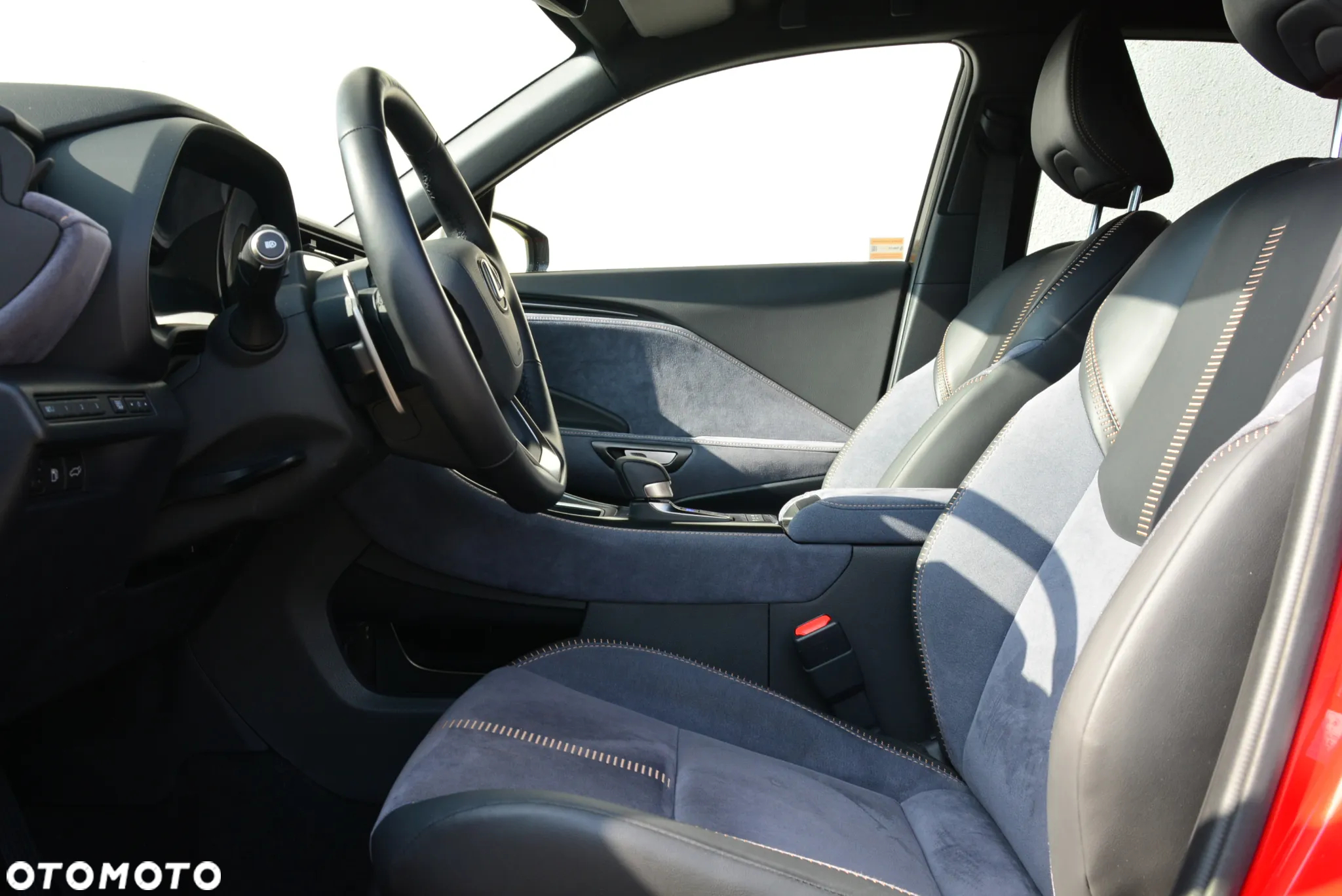 Lexus LBX 1.5 Hybrid Cool - 3