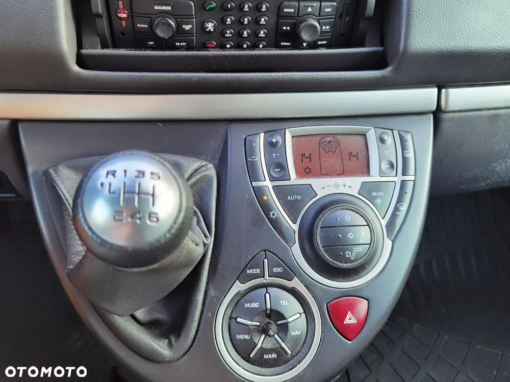 Peugeot 807 2.0 HDi Trendy - 10