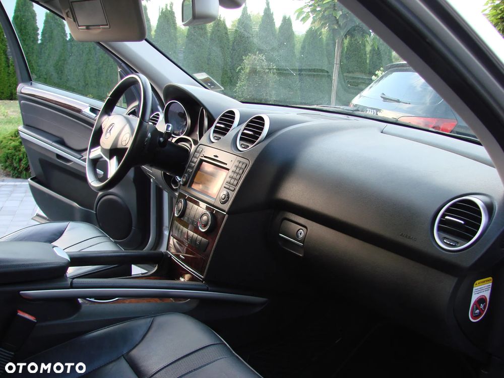Mercedes-Benz ML - 21