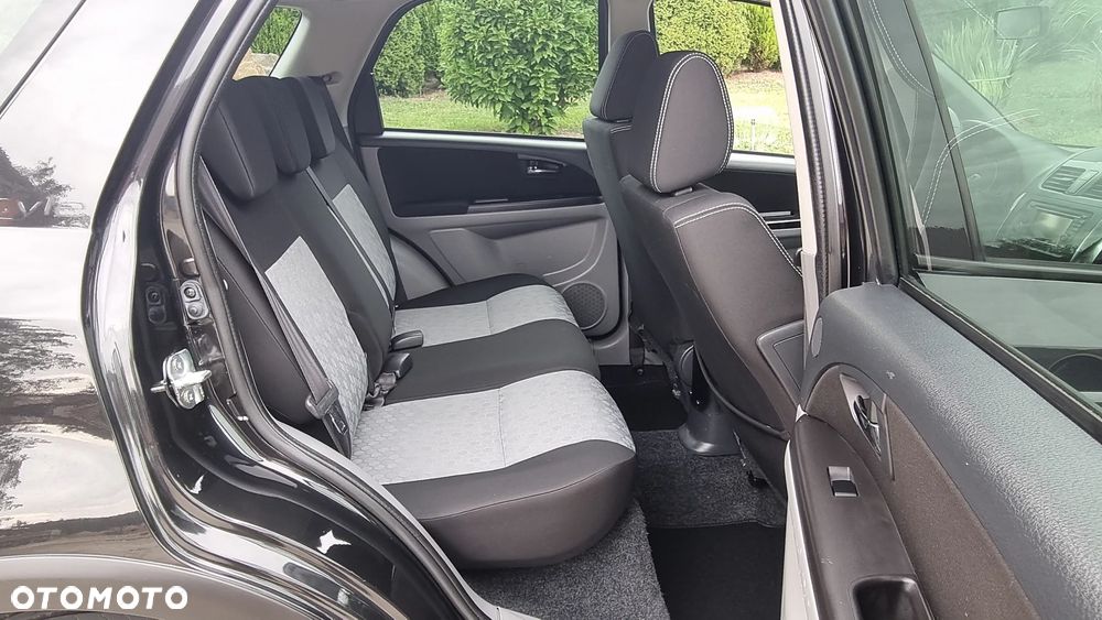Suzuki SX4 1.6 VVT 4x4 Style - 9