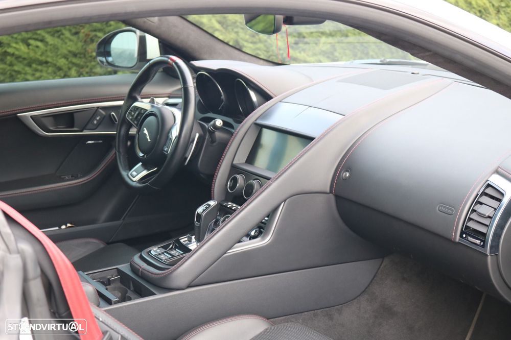 Jaguar F-Type 2.0 Aut. Chequered Flag - 18