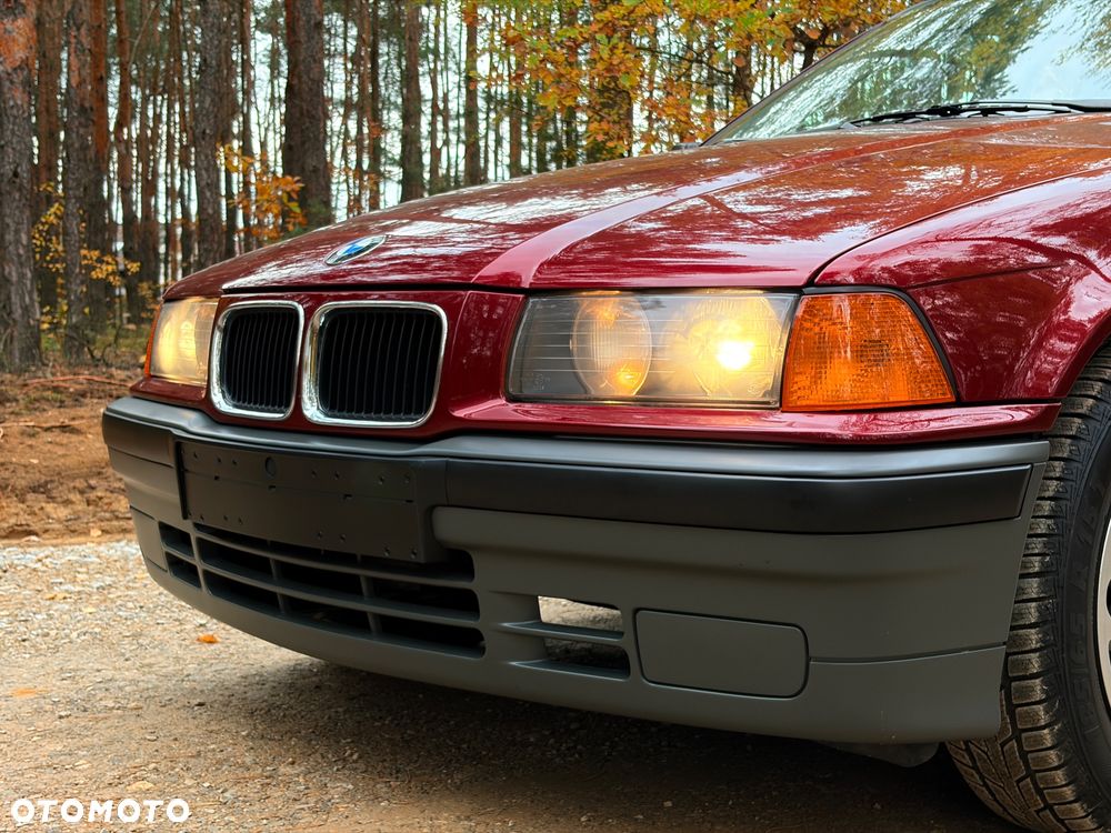 BMW 3 Series 1992 photo 2