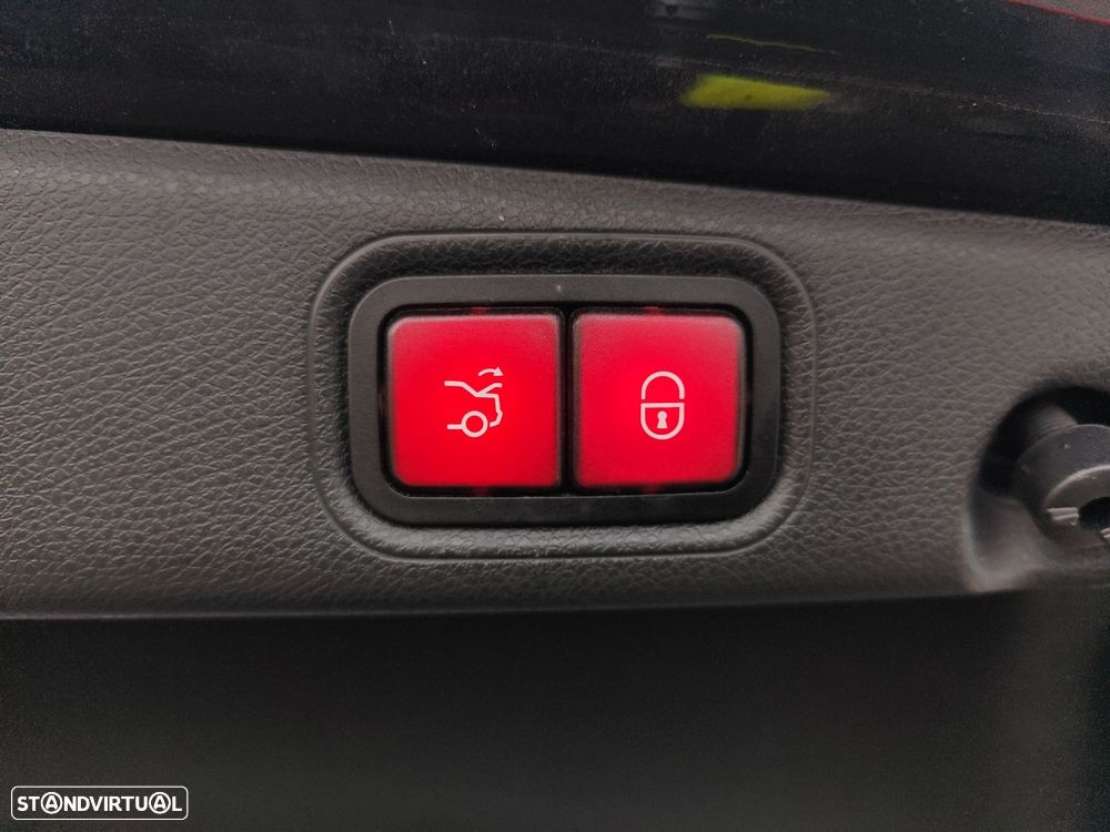 Mercedes-Benz E 300 de AMG Line - 18