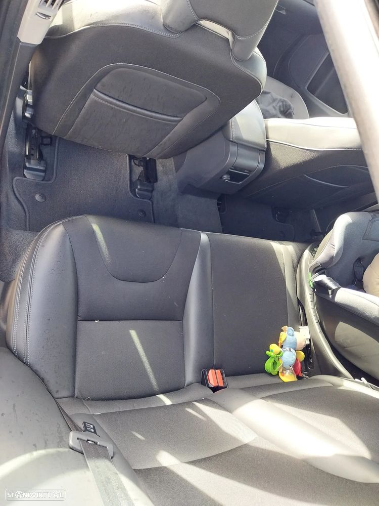 Volvo V60 2.4 D6 Momentum AWD Phev - 10