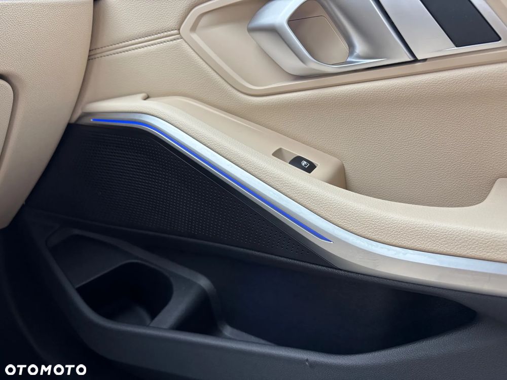 BMW Seria 3 318d Sport Line - 19
