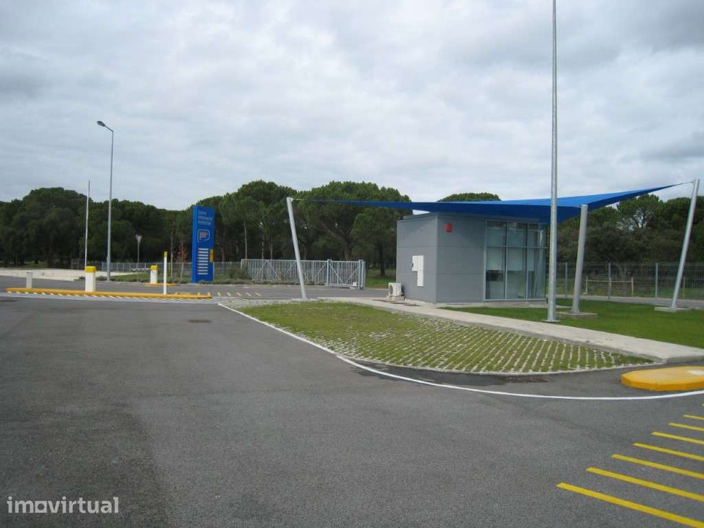Armazém em Benavente junto à saída da A10 - Grande imagem: 4/5