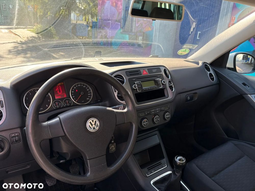 Volkswagen Tiguan - 5