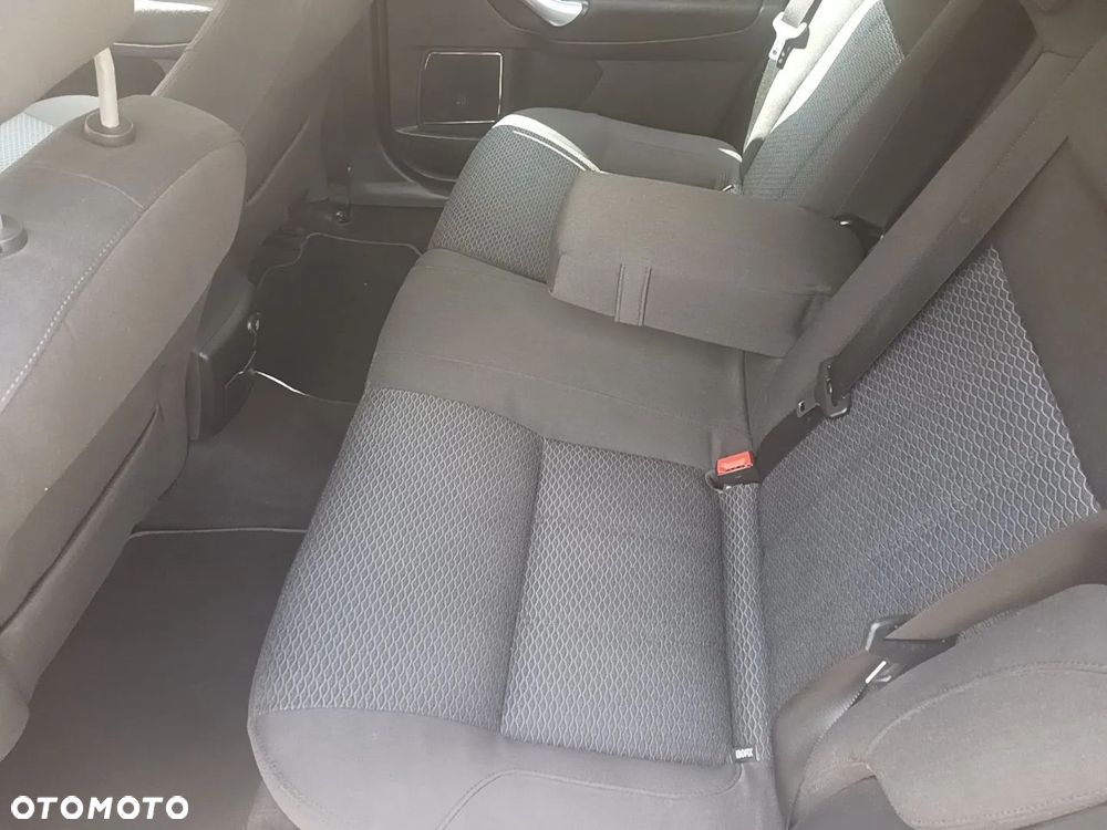 Ford Mondeo 2.0 Ghia X100 / X - 7