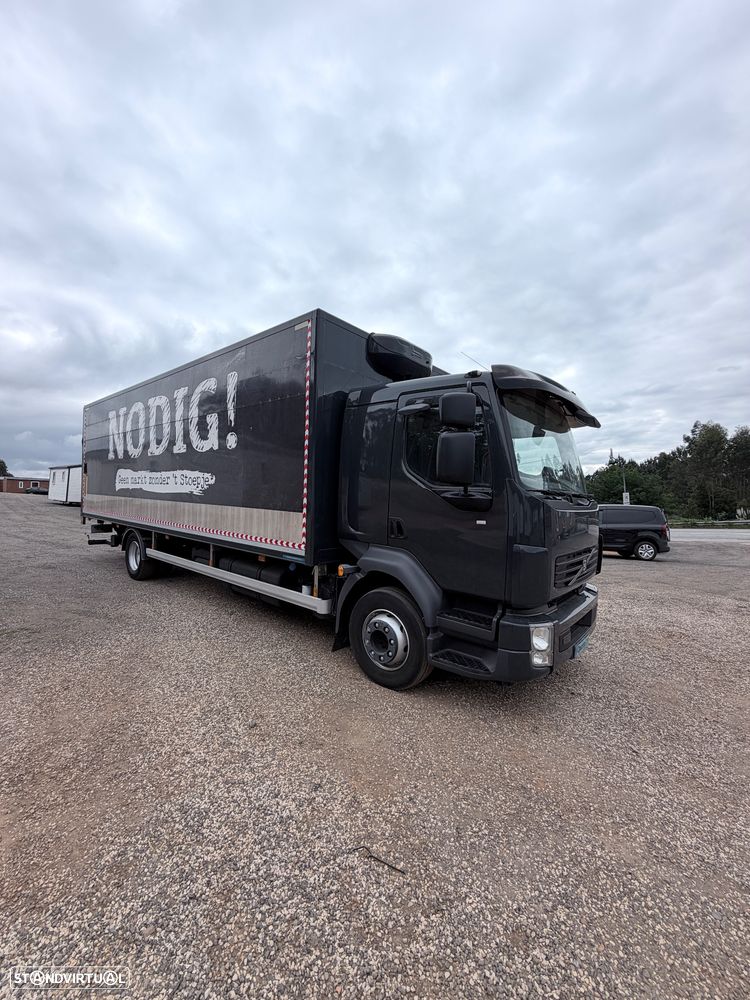Volvo FL 240.12 11990 TONELADAS COM PLATAFORMA CAIXA - 34