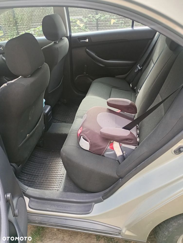 Toyota Avensis 1.6 VVT-i Terra - 13