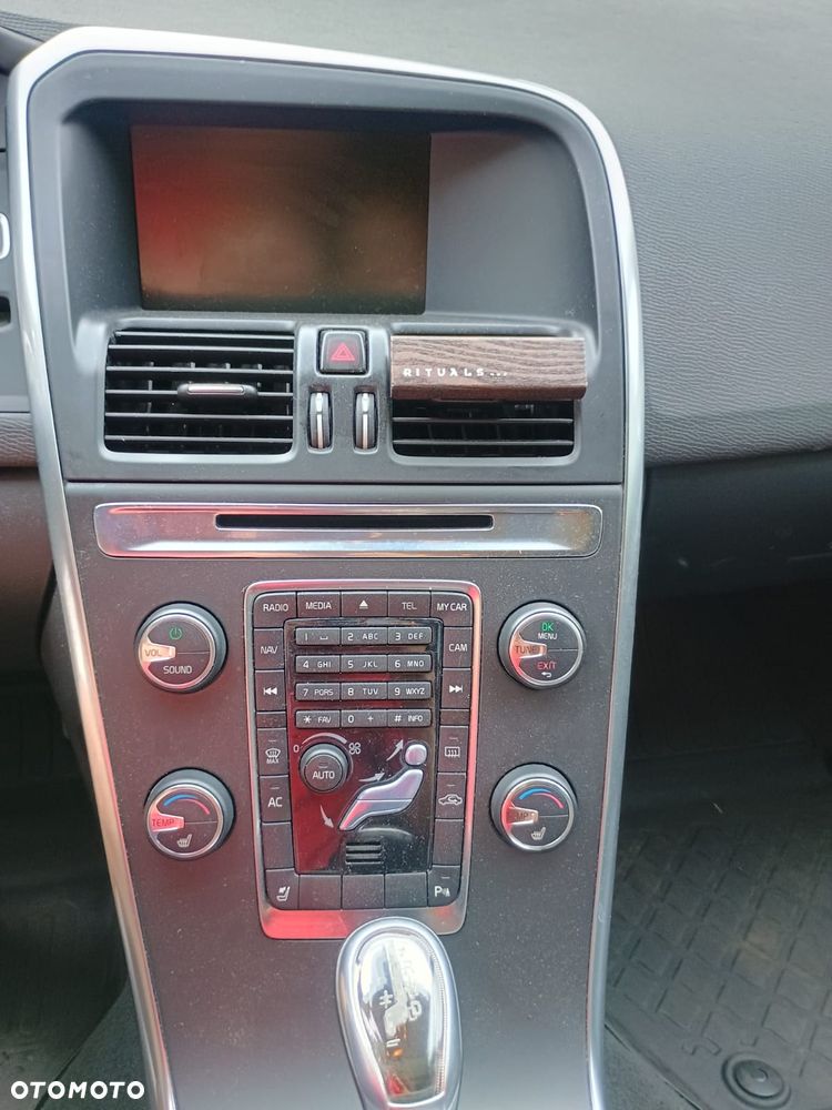 Volvo XC 60 D4 Geartronic Summum - 11