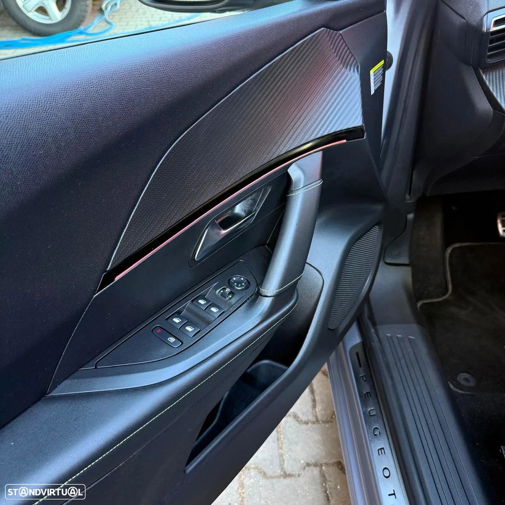 Peugeot e-2008 50 kWh GT Line - 11