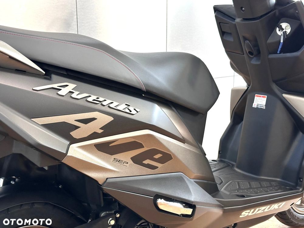 Suzuki Avenis - 5