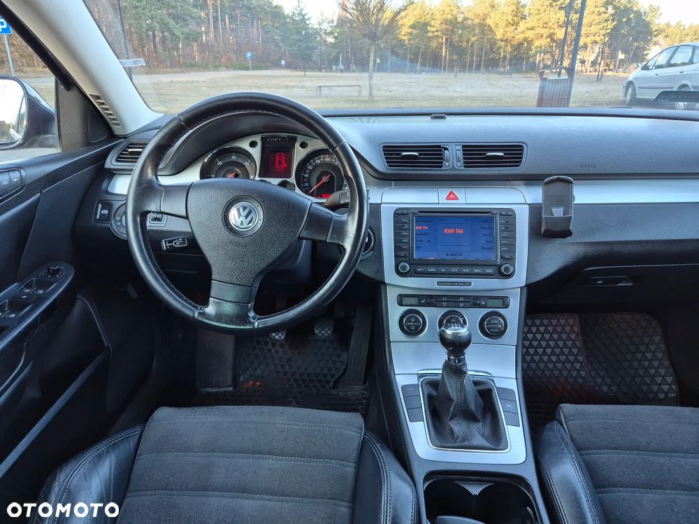 Volkswagen Passat 2.0 TDI DPF Highline - 18