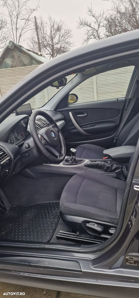 BMW Seria 1 118d - 39