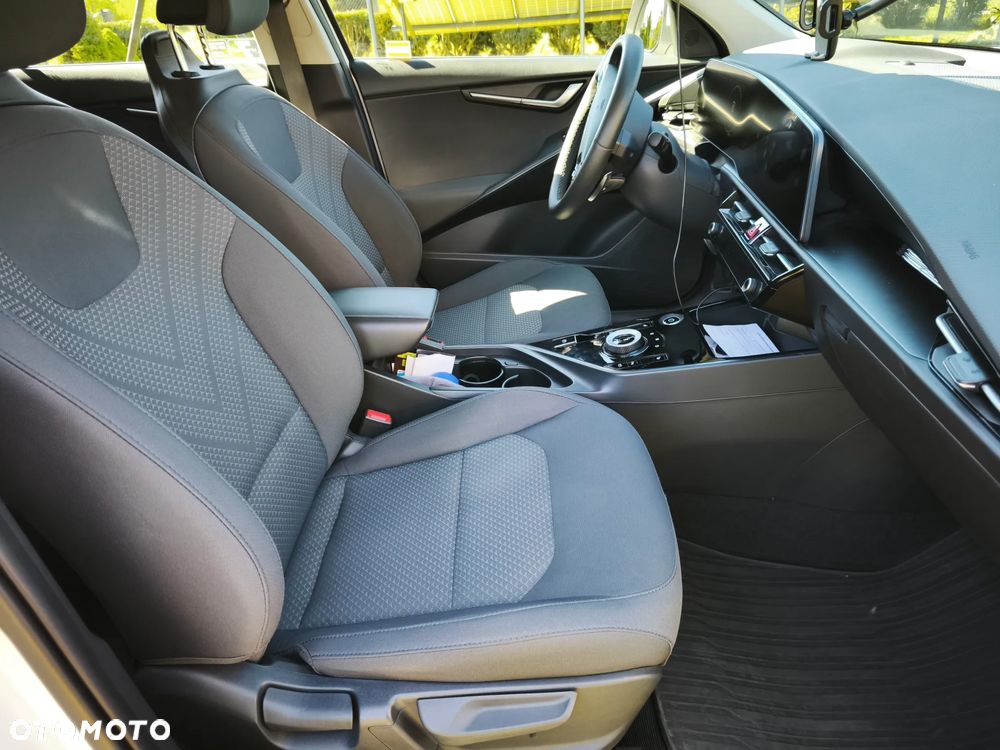 Kia Niro 64kWh L - 9