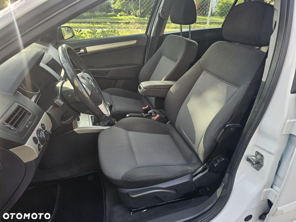 Opel Astra 1.6 Comfort / Cool - 24