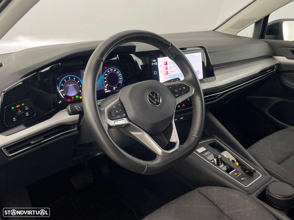 Volkswagen Golf 1.0 eTSI Life DSG — fotografia 16