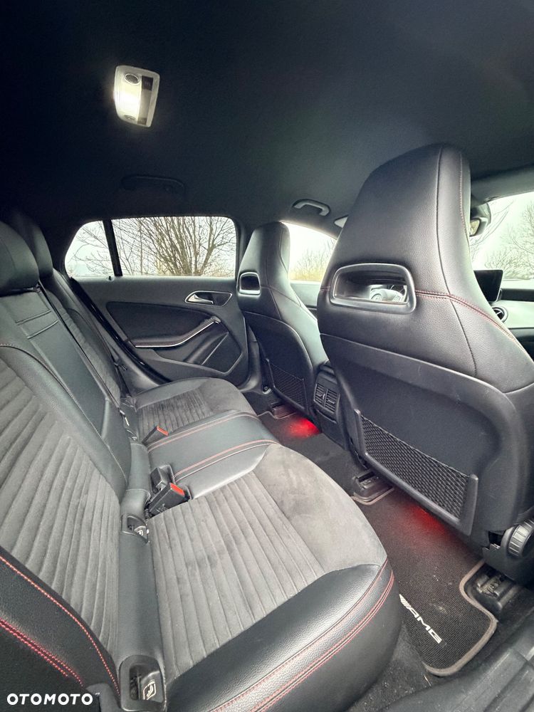 Mercedes-Benz CLA 220 4-Matic - 15